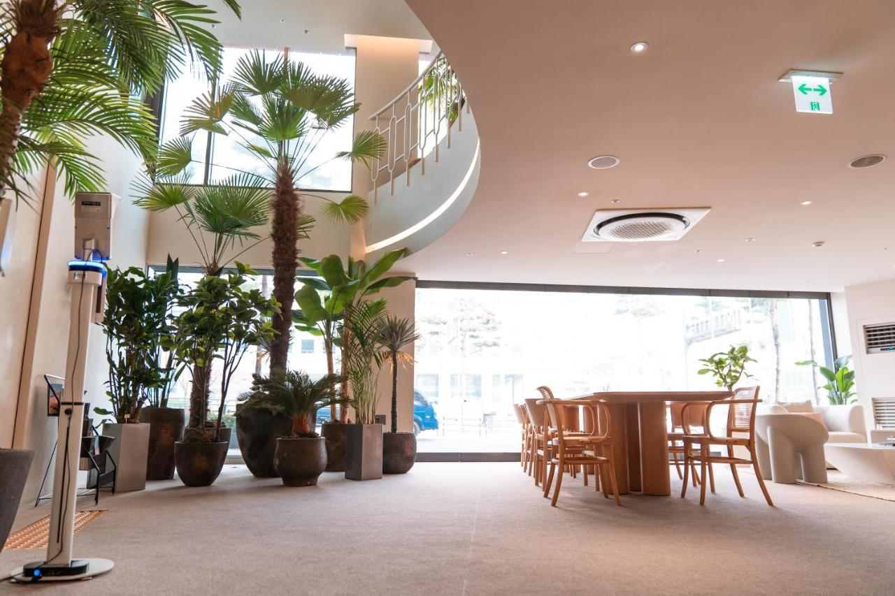 Dears Myeongdong Hotel Seoul Bagian luar foto