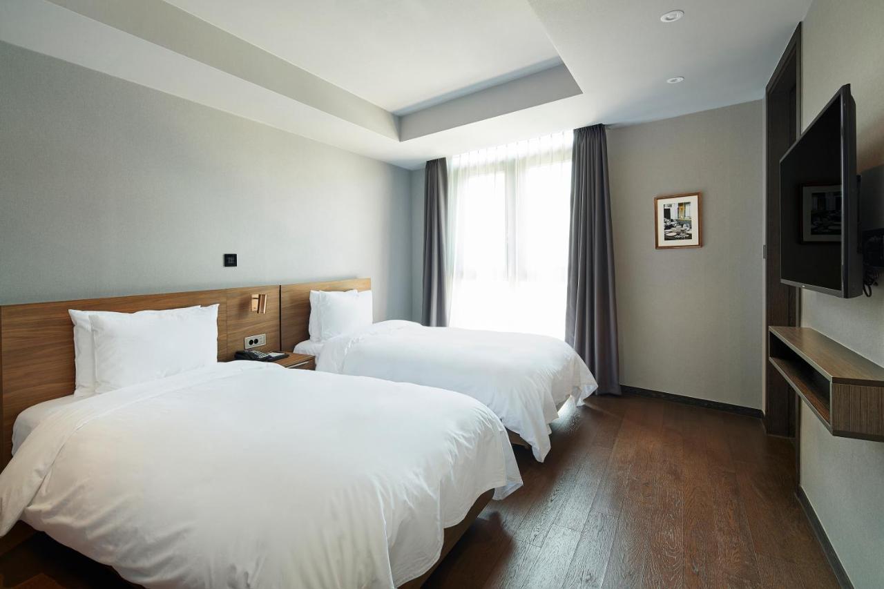 Dears Myeongdong Hotel Seoul Bagian luar foto