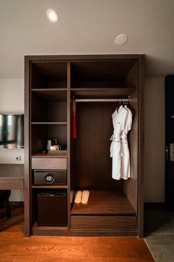 Dears Myeongdong Hotel Seoul Bagian luar foto